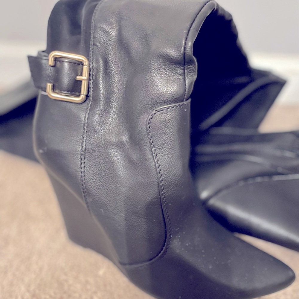 Black Wedge Boots Size 7.5